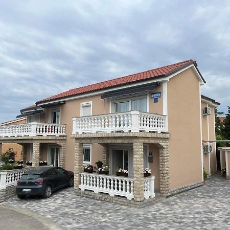 Apartments Ostojic Крк Экстерьер фото