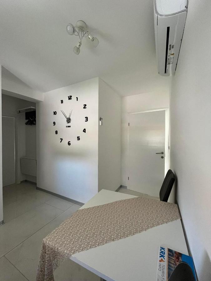 Apartments Ostojic Крк Экстерьер фото