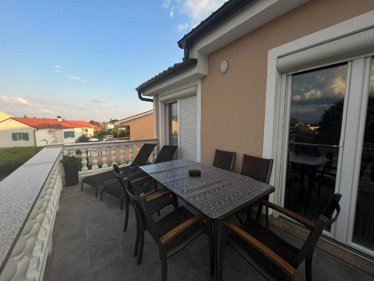 Apartments Ostojic Крк Экстерьер фото