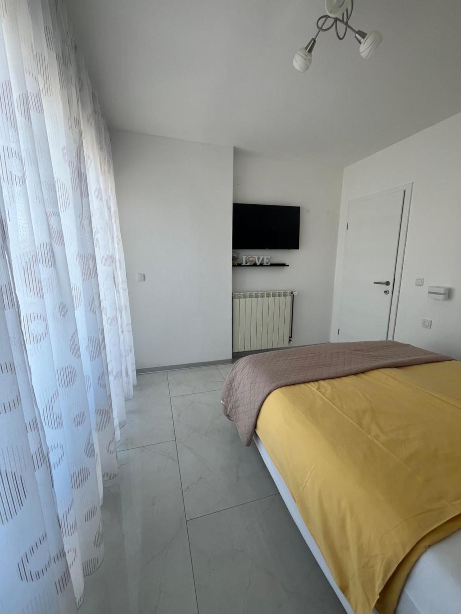Apartments Ostojic Крк Экстерьер фото
